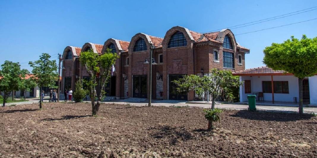 Türkiye’de böyle bir köy olduğunu çoğu kişi bilmiyor! Sır gibi saklanan Yunan köyü: Giriş bile özel izin istiyor 2